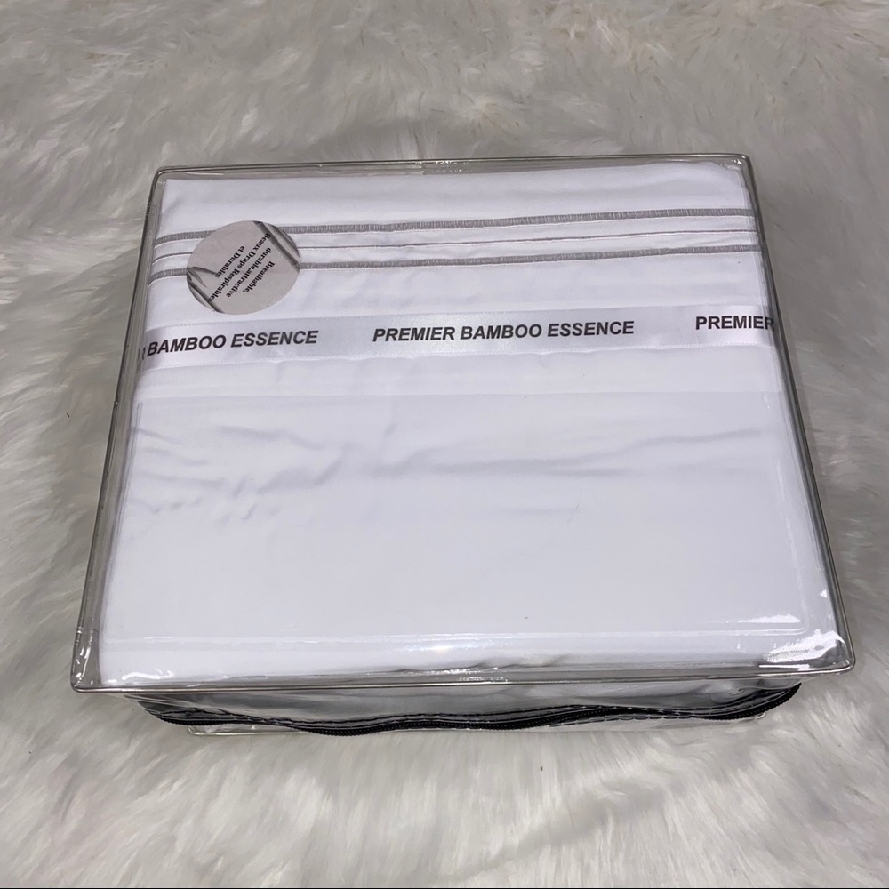 ✨RESTOCKING SOON✨Queen 4pc White Bedsheets - Picture 2 of 5